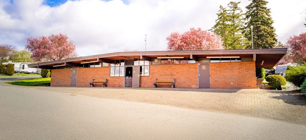 Exterior of the washroom and laundry facility at Fort Victoria RV Park.