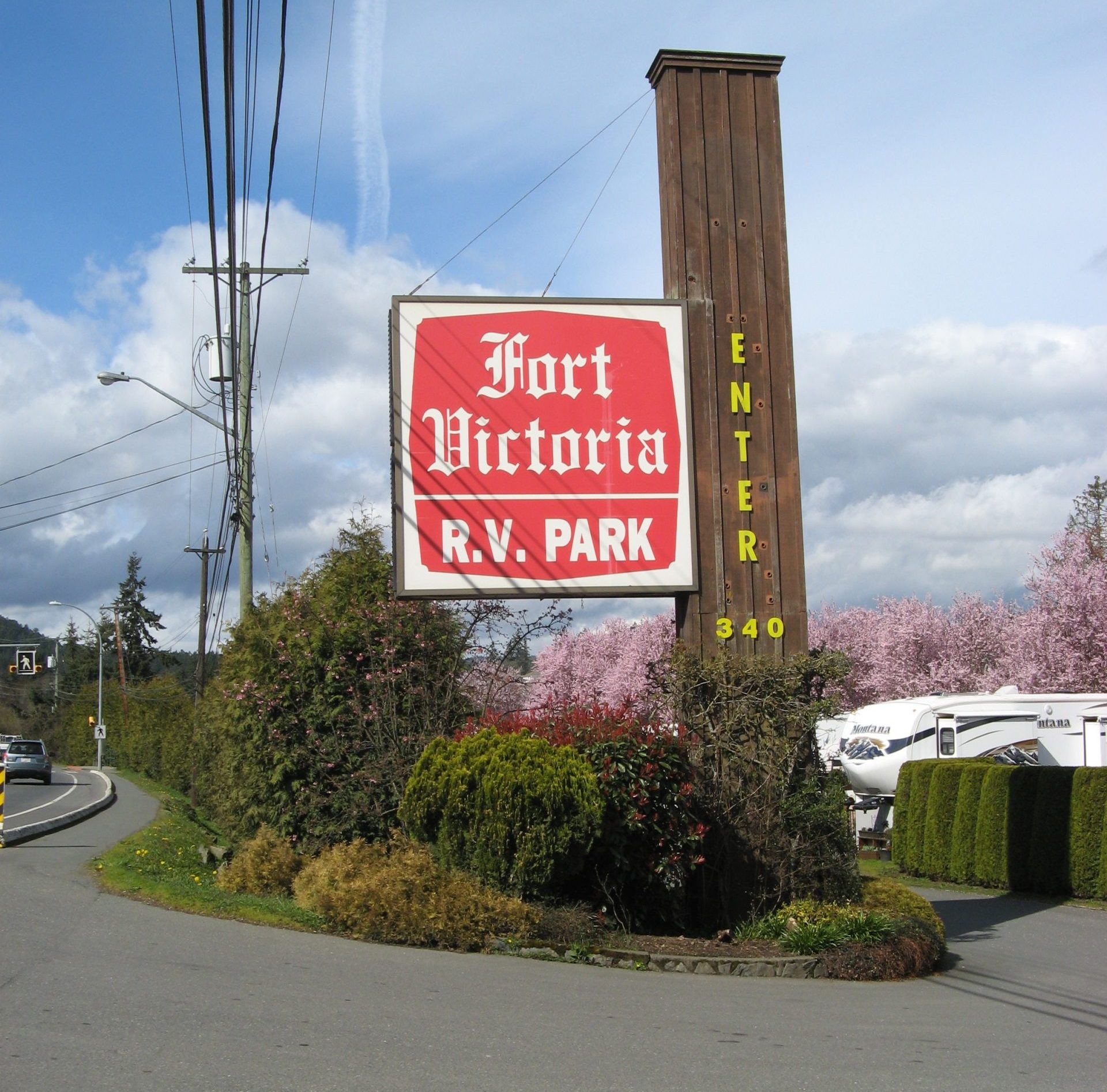 fort victoria rv park entrance sign